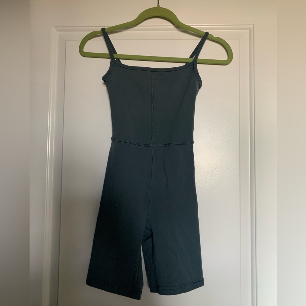 Aritzia/Wilfred free divinity athletic romper slate gray XXS